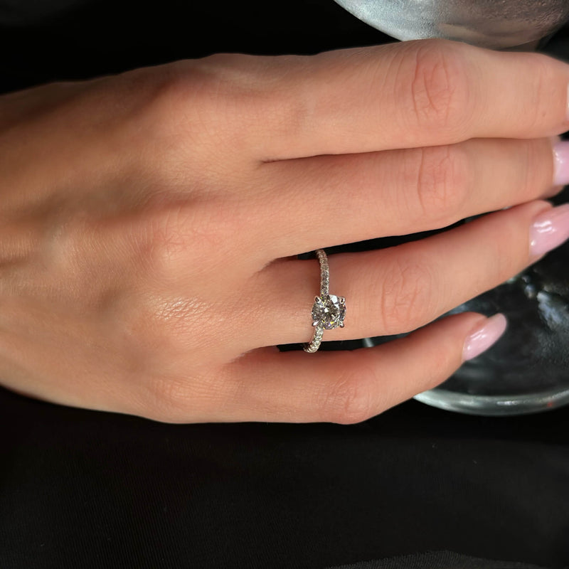 Pavé Amor Ring